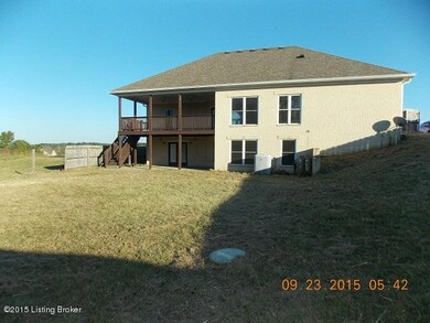 280 Sunray Dr, Shepherdsville, KY 40165 - photo 2
