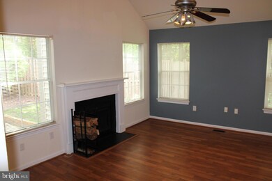 10223 Faire Commons Ct, Burke, VA 22015 - photo 6