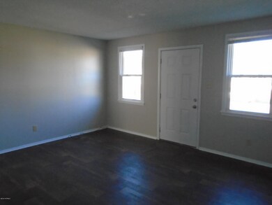 1250 Davis St, Jacksonville, NC 28540 - photo 4
