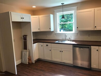 507 N 5th St, Stroudsburg, PA 18360 - photo 3