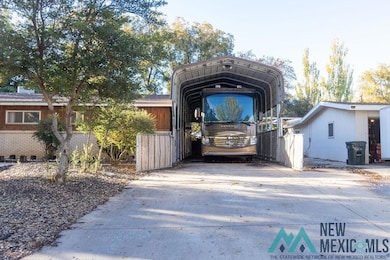 1209 Cedar Dr, Carlsbad, NM 88220 - photo 4