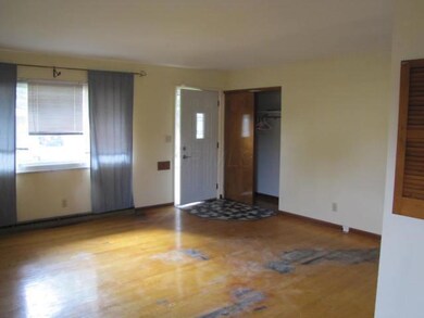 1302 Bernhard Rd, Columbus, OH 43227 - photo 3