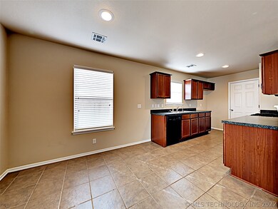 unlisted-address, Broken Arrow, OK 74012 - photo 5