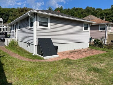 8 Wampum Ave, Waltham, MA 02451 - photo 2