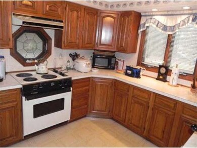 20 Union Ln, Whitinsville, MA 01588 - photo 2