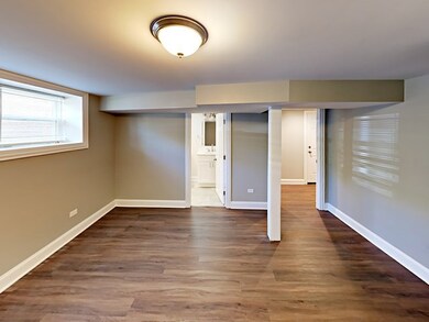 2900 W Glenlake Ave, Chicago, IL 60659 - photo 7