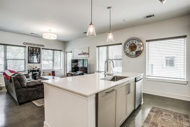 5718 Mccommas Blvd unit 106, Dallas, TX 75206 - photo 2