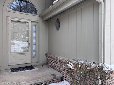 36525 Lochdale, Farmington Hills, MI 48335 - photo 2