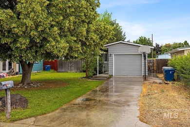 1216 S Locust St, Nampa, ID 83686 - photo 3