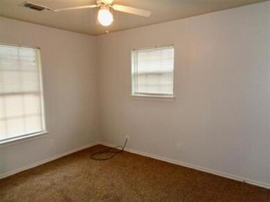 818 W Texas St unit B, Denison, TX 75020 - photo 5