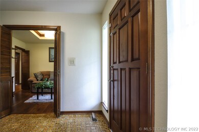 1900 W Pittsburg Ct, Broken Arrow, OK 74012 - photo 2