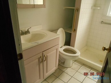 5242 Cowan St, Toledo, OH 43613 - photo 5