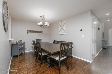 97 Heron Ct, Manalapan, NJ 07726 - photo 5