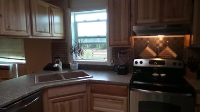 kitchen with tile backsplashes