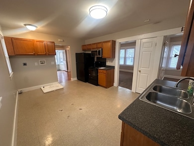 383 Newbury St unit 2nd, Springfield, MA 01104 - photo 5