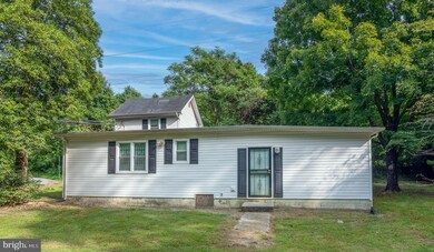 12301 Daisy Ln, Glenn Dale, MD 20769 - photo 2