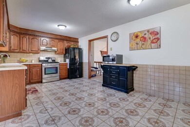 74 Chapin St, Ludlow, MA 01056 - photo 6