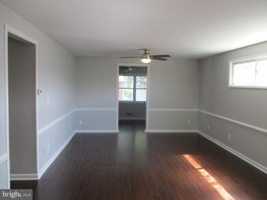 2121 Sweetbrier Ln, Lutherville Timonium, MD 21093 - photo 2