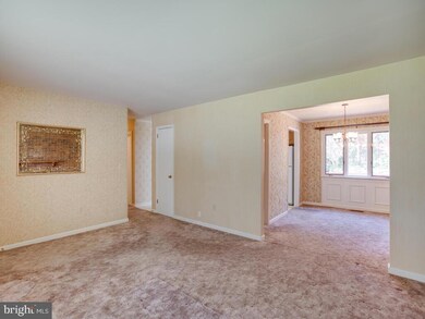 9906 Jonathan Dr, Dunkirk, MD 20754 - photo 5