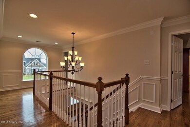 1059 Manor Dr, Mountain Top, PA 18707 - photo 4