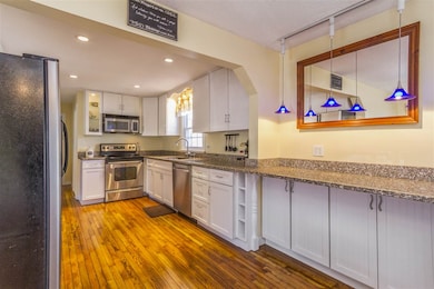 58 Robinhood Rd, Nashua, NH 03062 - photo 4