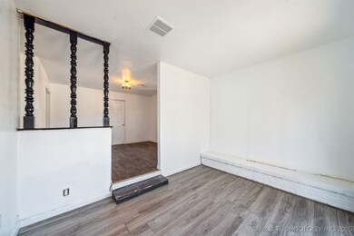 Bonus Room, Office