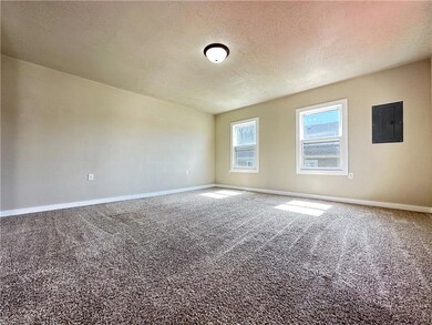 4213 SE 8th St, Des Moines, IA 50315 - photo 5