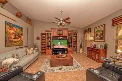 007_Family Room