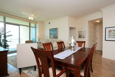 10 Foot ceiling heights, crown molding, handsome t