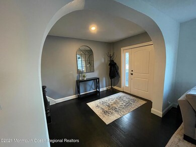 foyer & archway