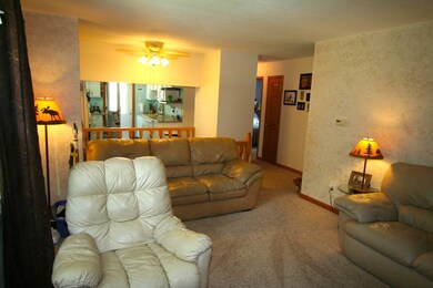1309 Edgewood Dr, Waterloo, IA 50701 - photo 3