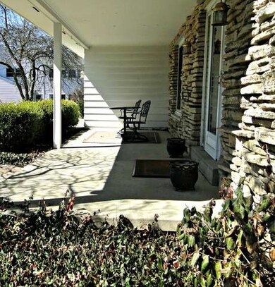 1323 Bluebell Ln, Batavia, IL 60510 - photo 3