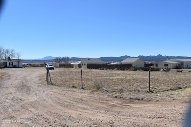 325 W Quail Rd, Paulden, AZ 86334 - photo 4