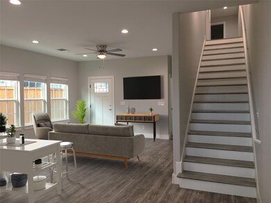 709 W Woodard St unit 711, 713, Denison, TX 75020 - photo 4