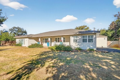 1212 Country Club Dr, Midland, TX 79701 - photo 2