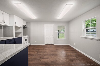 203 N Dunlap St, Cleveland, OK 74020 - photo 7