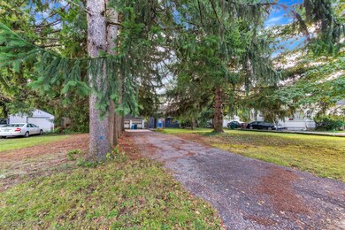02-411 W Dunlap St -WindowStill-Rea