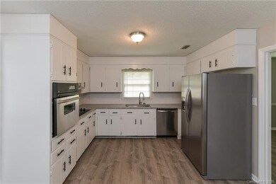 633 Colonial Dr, Statesville, NC 28625 - photo 3