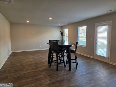 Breakfast Area and Living Room