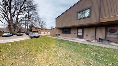 26661 Lake of the Falls Blvd unit 26661, Olmsted Falls, OH 44138 - photo 3