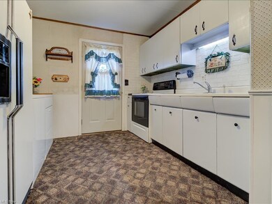 2621 E 40th St, Lorain, OH 44055 - photo 3