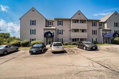 90 Eastern Ave unit 203, Manchester, NH 03104 - photo 2