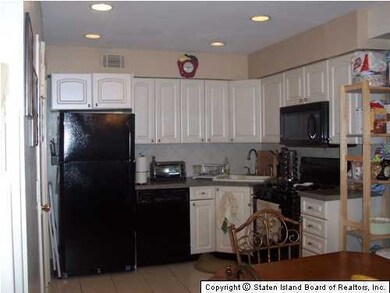 449 Willow Rd E unit 2, Staten Island, NY 10314 - photo 7