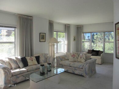 Sunny, open Great Room