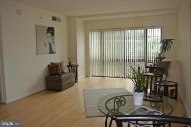 The Aurora Condominiums unit 708, Silver Spring, MD 20910 - photo 3