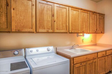BIG LAUNDRY ROOM