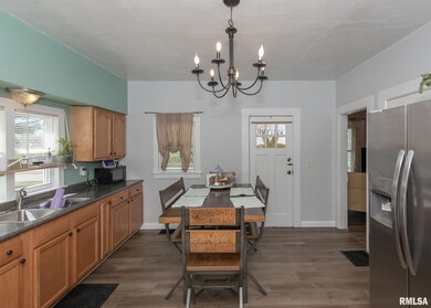 521 N Howell St, Davenport, IA 52802 - photo 7