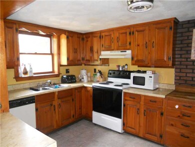 1515 Pound Hill Rd, North Smithfield, RI 02896 - photo 3