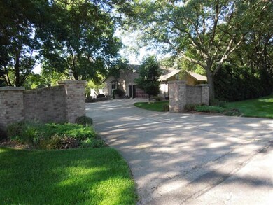 5715 Niagara Ct, Fitchburg, WI 53575 - photo 2