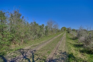 11922 Mueck Rd, Needville, TX 77461 - photo 2